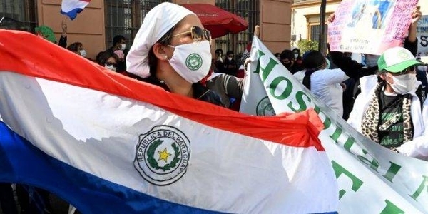 Diario HOY | Médicos anuncian nueva protesta para mañana y no descartan ir a huelga general