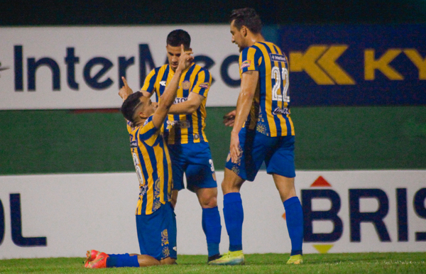 Luqueño vence a Olimpia con autoridad