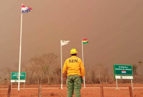 Incendio surgido en Bolivia ya cruzó a territorio paraguayo