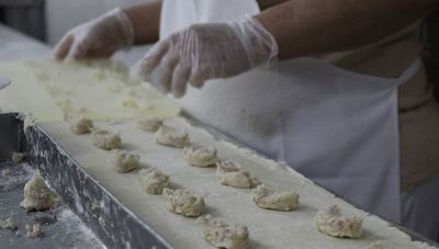 Visitamos Alberdin: de copetín a industria referente de alimentos cuya producción mensual asciende a 150 toneladas