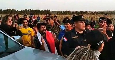 La Nación / Denuncian asistencia del Gobierno a invasores