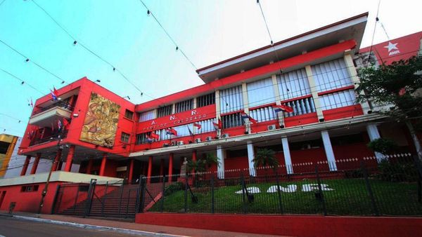 Casi todos los seccionaleros de la capital viven de sueldos del Estado