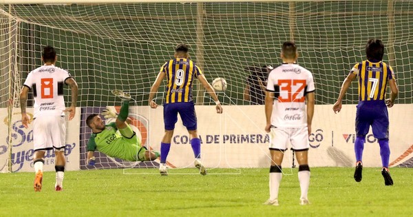 La Nación / Luqueño hace leña del árbol caído y gana al Olimpia