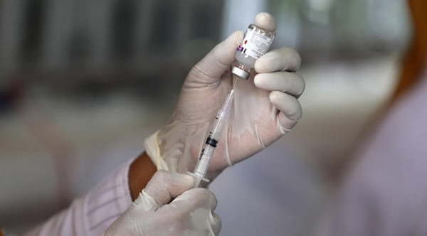 Aplican segundas dosis de Moderna y AstraZeneca desde hoy - Noticiero Paraguay