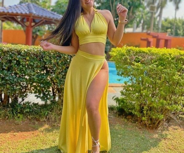 Se puso vestido sexy pero se “olvidó” la bombacha