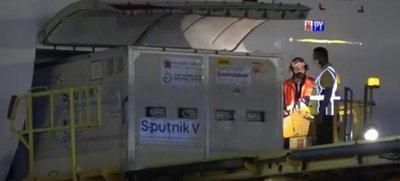 Arriban al país vacunas Sputnik V, componente 2 | Noticias Paraguay