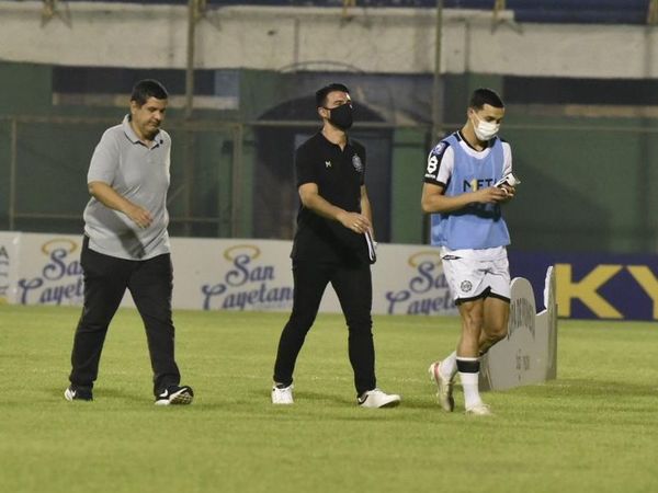 Landaida explicó que Olveira y Castellano fueron titulares - Olimpia - ABC Color