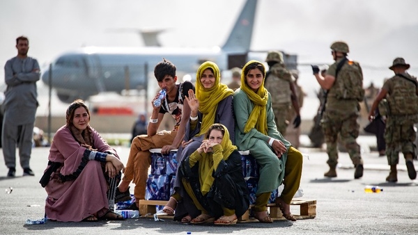 Italia acogerá 2.500 refugiados afganos y quiere un G20 "extraordinario" sobre Afganistán | .::Agencia IP::.