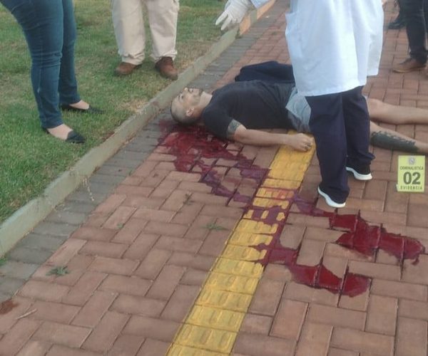 Sicario con disparos en la cabeza mata a dos hombres en una plaza pública de Santa Rita – Diario TNPRESS