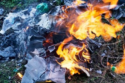 Concejal de Itauguá niega quema irresponsable de basura · Radio Monumental 1080 AM