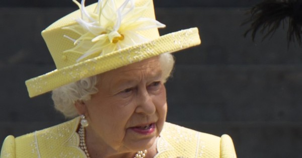 La reina Isabel II prepara batalla legal contra Meghan Markle y el príncipe Harry - C9N