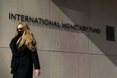 FMI distribuye monto récord de reservas para paliar crisis de covid-19