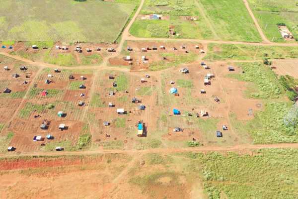 Invasores afirman que tienen apoyo del Estado para tomar tierras privadas en Guarambaré | El Independiente