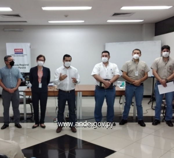 Funcionarios de Alto Paraná inician curso de formación de electricistas de redes de distribución