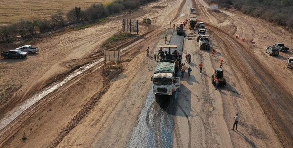 Inició la colocación de la carpeta asfáltica en el lote 7 de la Transchaco