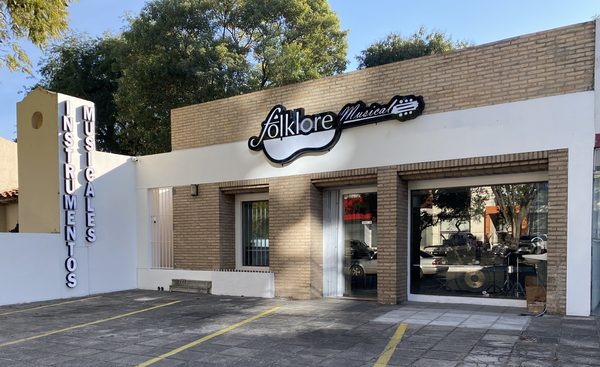 Inauguran sucursal de la tienda Folklore Musical en Asunción
