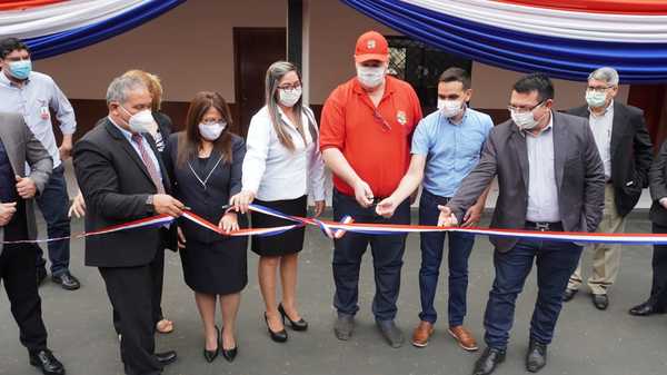 Gobernador habilita mejoras edilicias en la “Escuela Guazú” de CDE