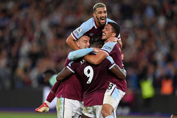 West Ham se pone líder tras golear a un Leicester con uno menos - Fútbol - ABC Color