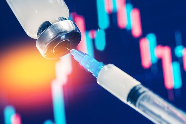 Aprobación total de vacunas Pfizer genera repunte en acciones de Wall Street - MarketData