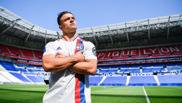 Xherdan Shaqiri ficha por el Olympique Lyonnais