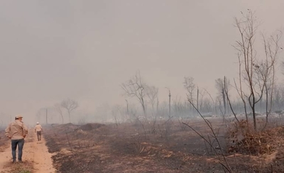 Diario HOY | Incendio amenaza el monumento natural Cerro Chovoreca