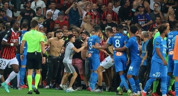 Escándalo en el fútbol francés: Invasión y agresión a futbolistas