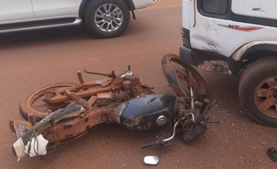 Motociclista sufre lesiones en accidente