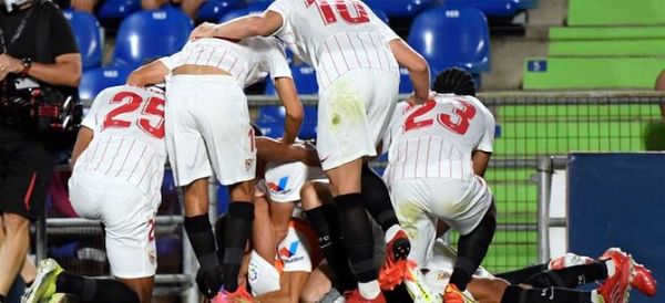 El Sevilla gana sobre la bocina al Getafe y es líder en LaLiga