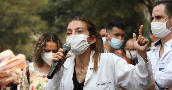 La Nación / Médicos anuncian huelga desde el 27 de setiembre