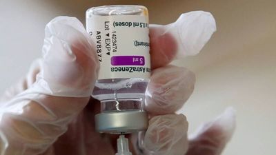 Pediatras europeos piden inmunizar a niños y adolescentes