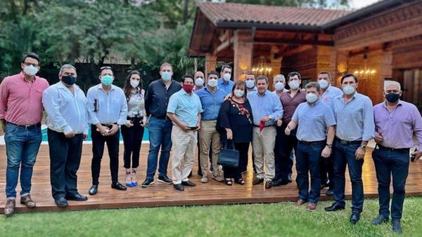 Seccionaleros que copan cargos públicos responden a Nenecho