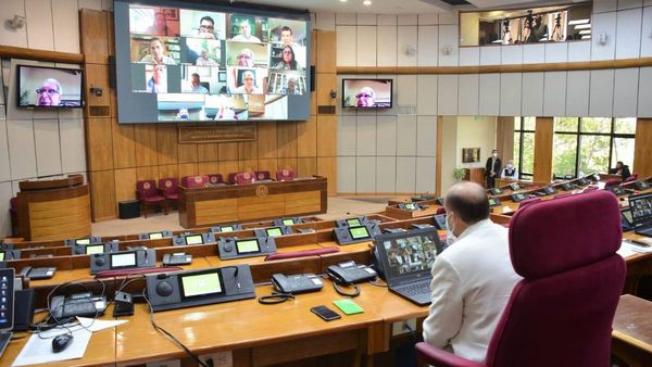 RREE rechaza obligación de informe semestral a cámaras