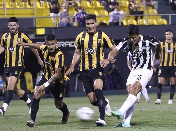 Guaraní y Libertad empatan en vibrante partido | .::Agencia IP::.