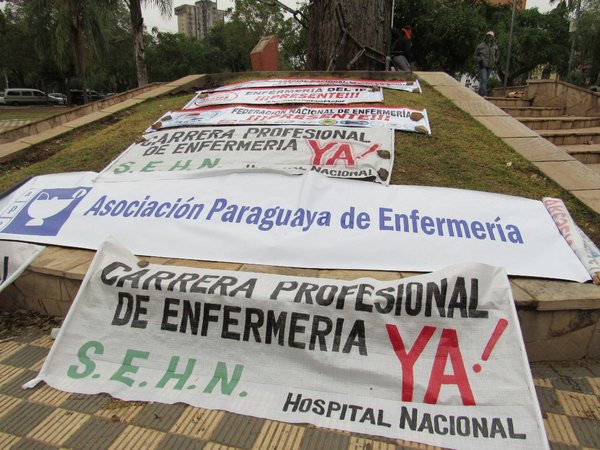 Enfermeros se movilizan mañana miércoles exigiendo reglamentación de la ley que rige la carrera
