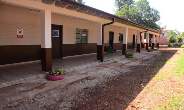 Municipalidad de Ciudad del Este concluyó obras en varios locales escolares públicos – Diario TNPRESS