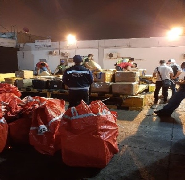 Tributación y Aduanas ejecutan controles en los aeropuertos Silvio Pettirossi y Guaraní | .::Agencia IP::.