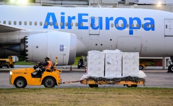 Arribaron 140.000 dosis de la vacuna AstraZeneca