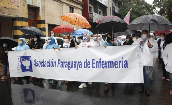 Diario HOY | Enfermeros de todo el país se manifestarán mañana para exigir reglamentación de la ley