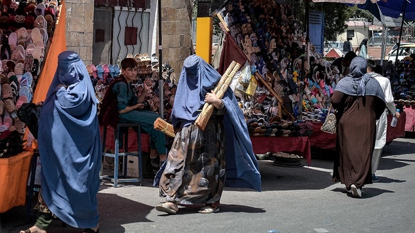 La ONU fija como "línea roja" la política que los talibanes dirijan a las mujeres - El Trueno
