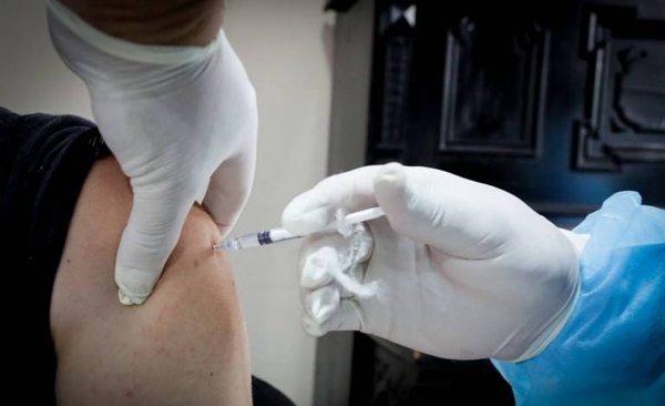 Diario HOY | El 70 % de la población de Uruguay ya recibió las dos dosis de la vacuna