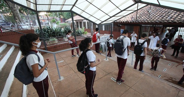 La Nación / Colegios privados esperan llegar a un 80% de presencialidad en este semestre