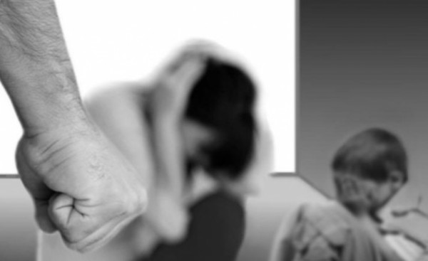 Imputan a hombre que habría golpeado a su expareja y a su hija