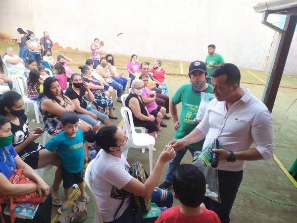 #Sandro_Benitez recibió apoyo de vecinos del barrio Don Bosco en la tarde de este sábado