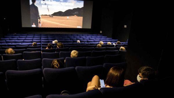 ¿Por qué las películas deben mostrarse primero en los cines y no en plataformas?