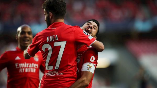 Benfica elimina al PSV y también avanzan Malmoe y Young Boys