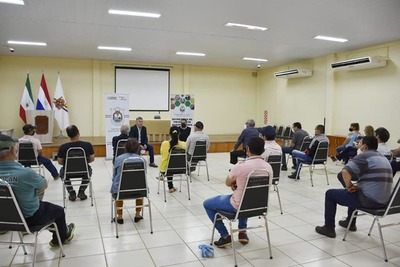 PRODUCTORES DE PAPA MANTUVIERON IMPORTANTE REUNIÓN DE TRABAJO EN LA GOBERNACIÓN DE ITAPÚA