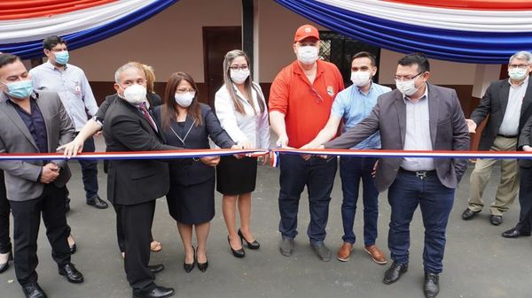Gobernación de Alto Paraná inaugura obras con casi cinco meses de retraso - ABC en el Este - ABC Color