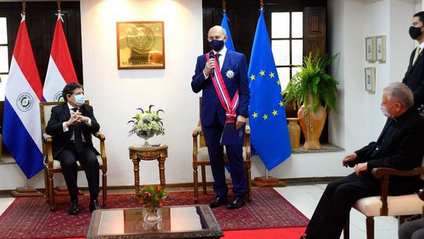 Embajador de la UE recibe condecoración del Gobierno