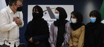 México recibe a 124 personas, entre periodistas y familiares de Afganistán