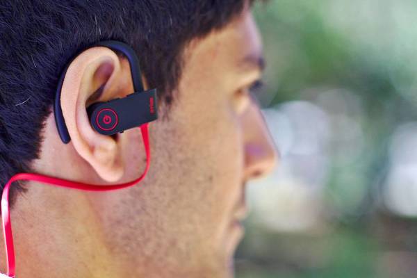 HOMBRE MUERE TRAS EXPLOTARLE SUS AUDÍFONOS BLUETOOTH - La Voz del Norte